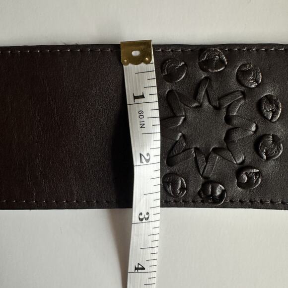 Motif 56 Brown Statement Belt Womens Small Leather Elastic & Wooden Clip Buckle